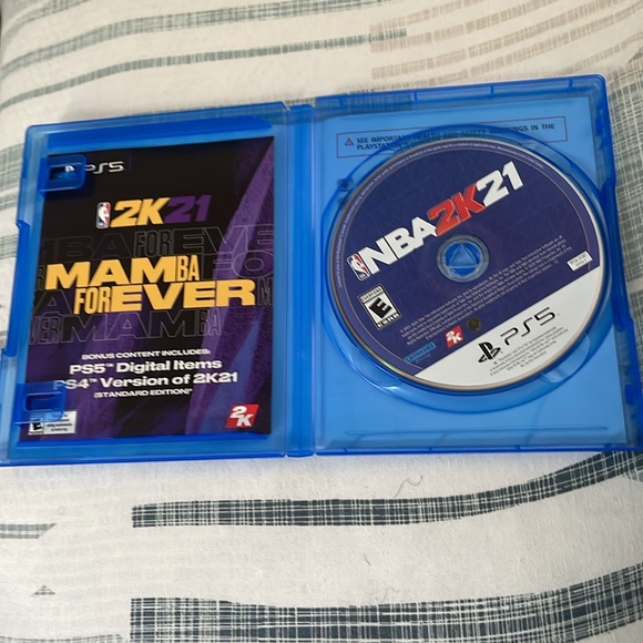 PS5 - Picture 2 of 5